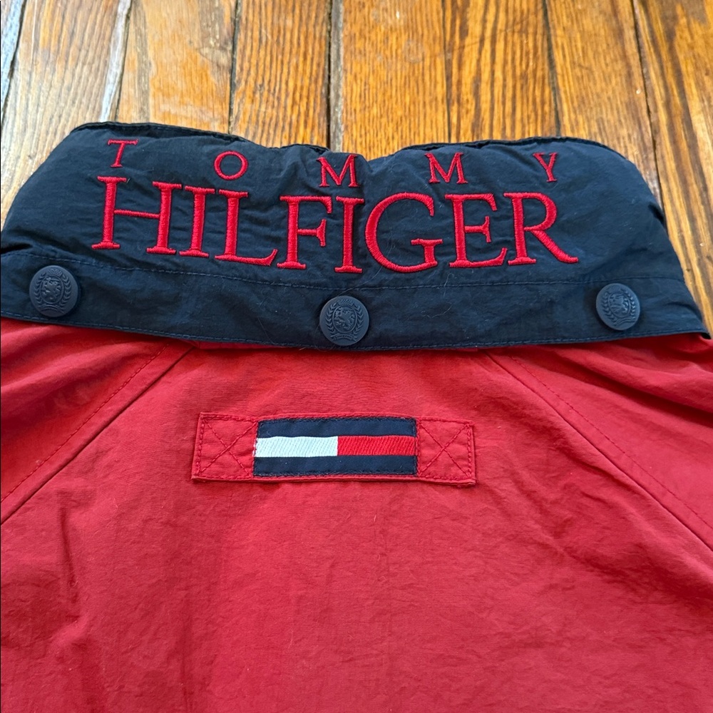 90’s Tommy Hilfiger Vintage Packable Hooded Jacket - Picture 6 of 14